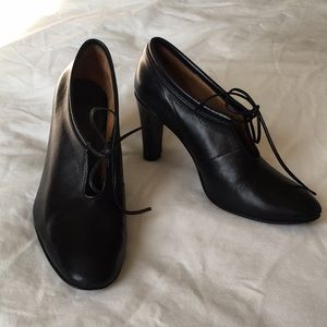 Martiniano Heeled Bootie color Black